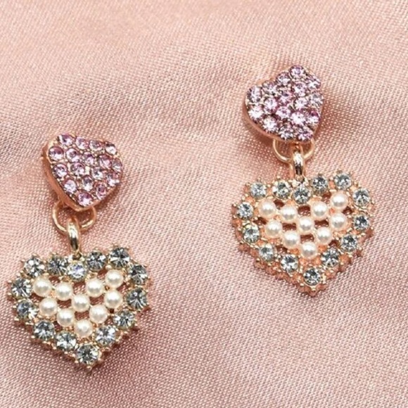 Jewelry - NWOT Glamorous Rhinestone Heart Drop Earrings